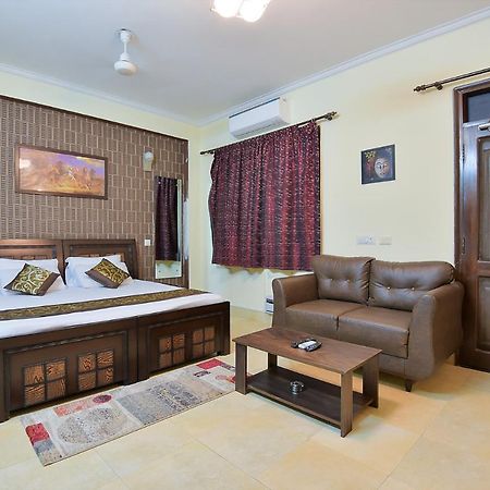 Studio Serviced Apartments Near Fortis Hospital Gurgaon Eksteriør bilde