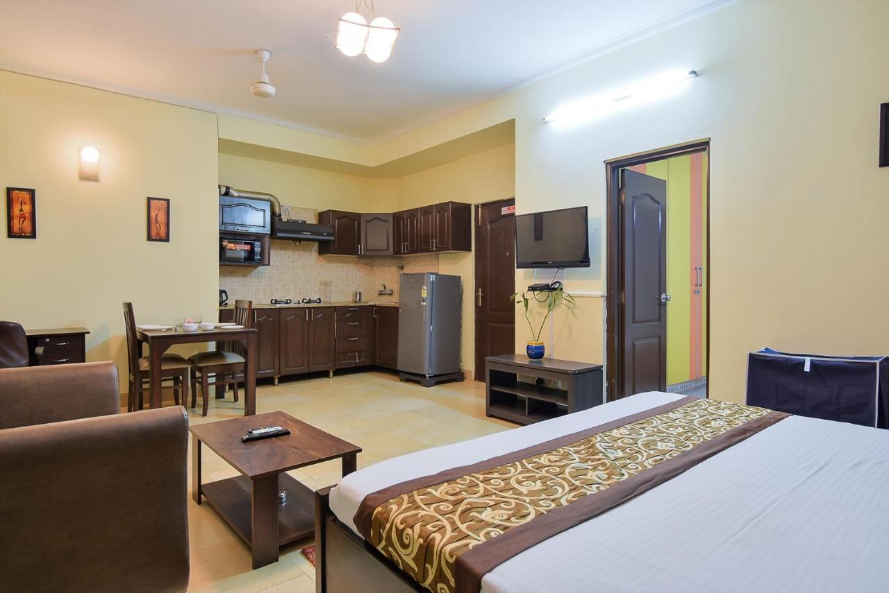 Studio Serviced Apartments Near Fortis Hospital Gurgaon Eksteriør bilde