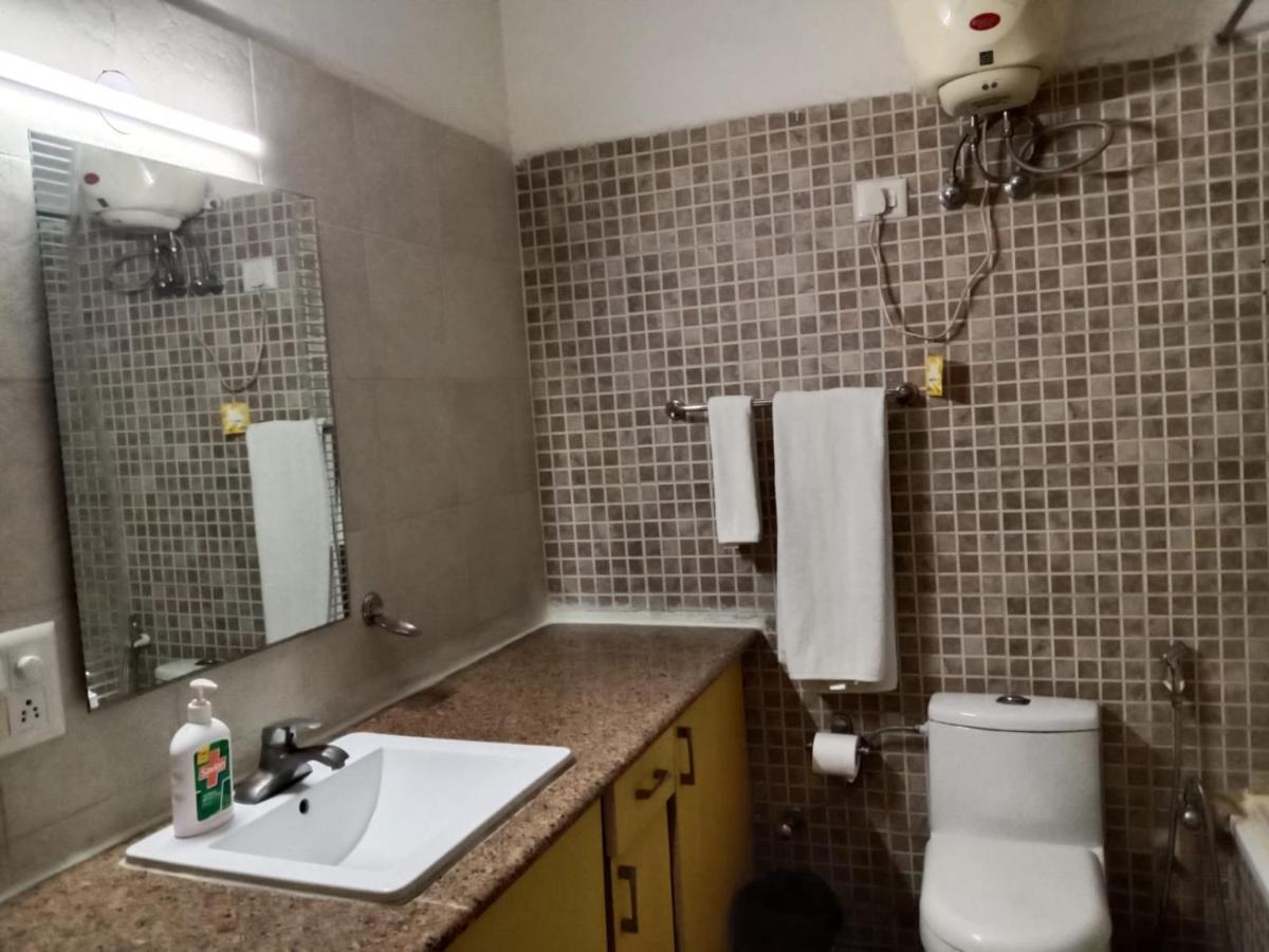 Studio Serviced Apartments Near Fortis Hospital Gurgaon Eksteriør bilde